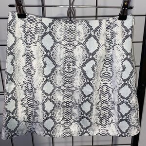 Sift and sexy Snakeskin print black and white mini skirt NWOT